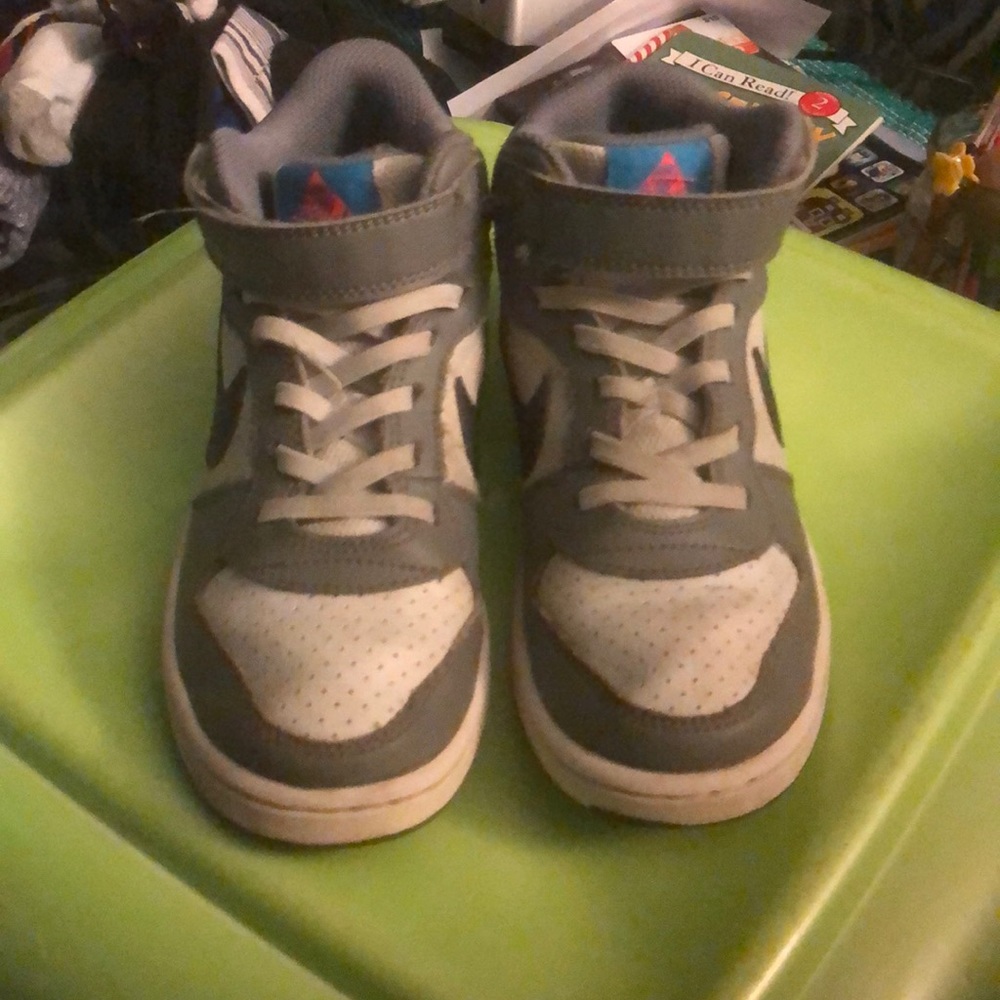 Court Borough Kids Gray Adjustable Mid Top Shoes